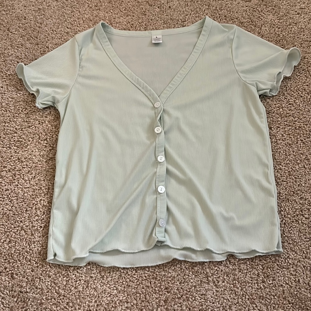 Women’s Small Thin Ribbed Button Up Crop Top.